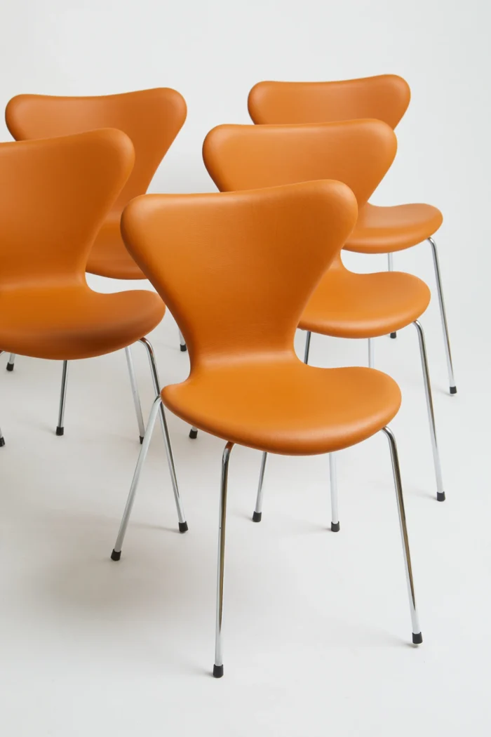 3107 Cognac semi anilin – Arne Jacobsen Kontorstole