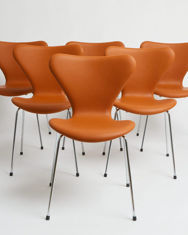 3107 Cognac semi anilin – Arne Jacobsen (6)