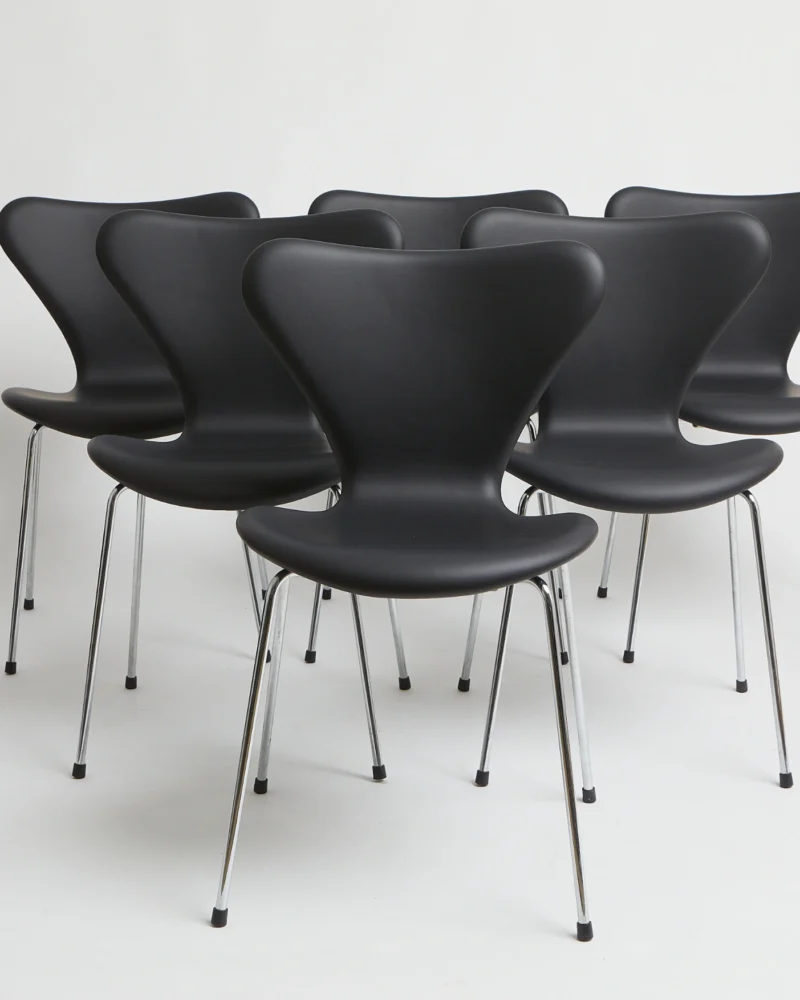 3107 Sort semi anilin – Arne Jacobsen (6)