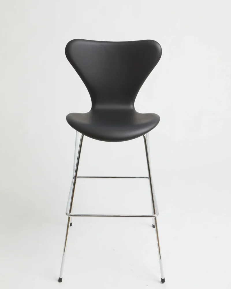 3197 Sort – Arne Jacobsen