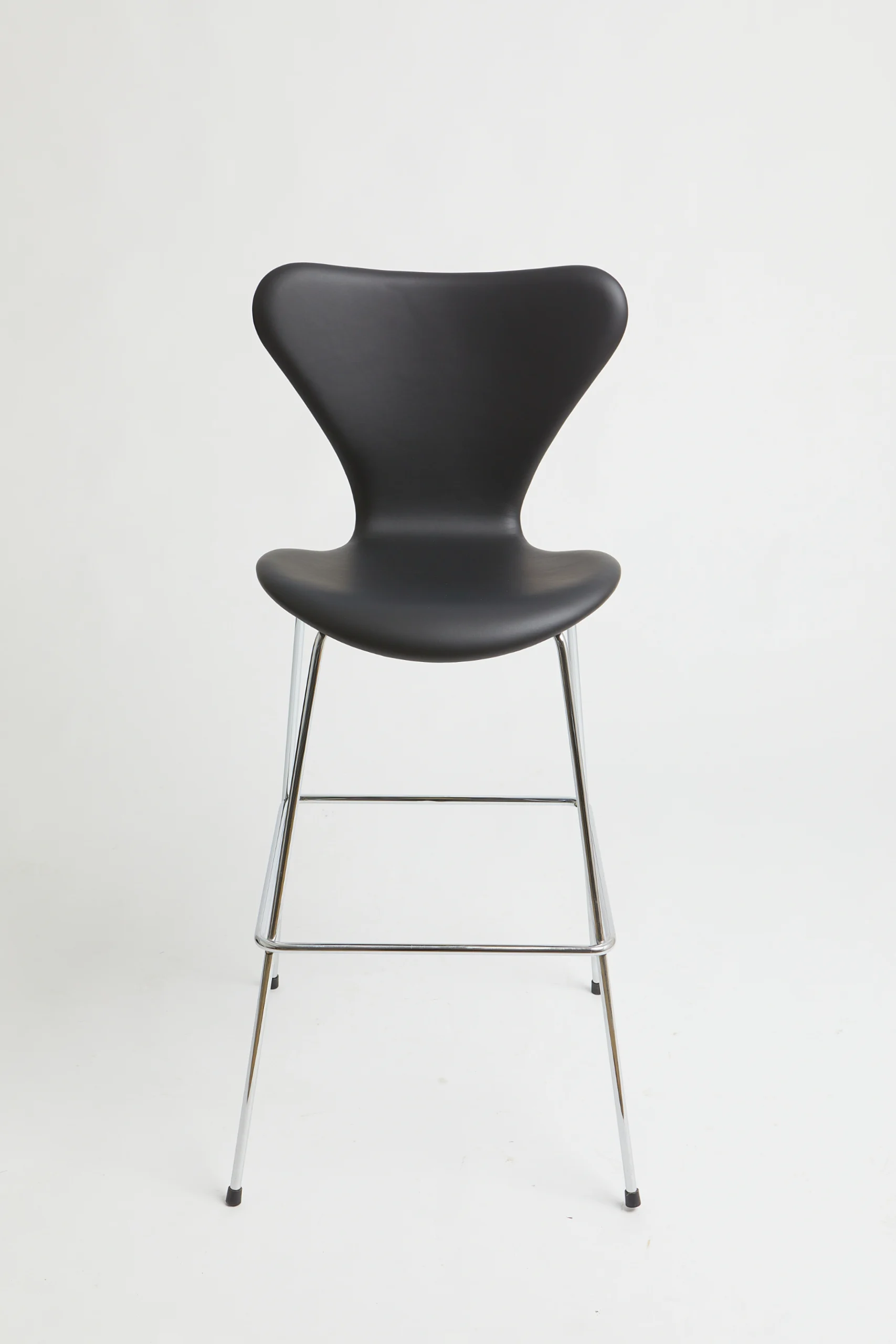 3107 Cognac semi anilin – Arne Jacobsen Kontorstole