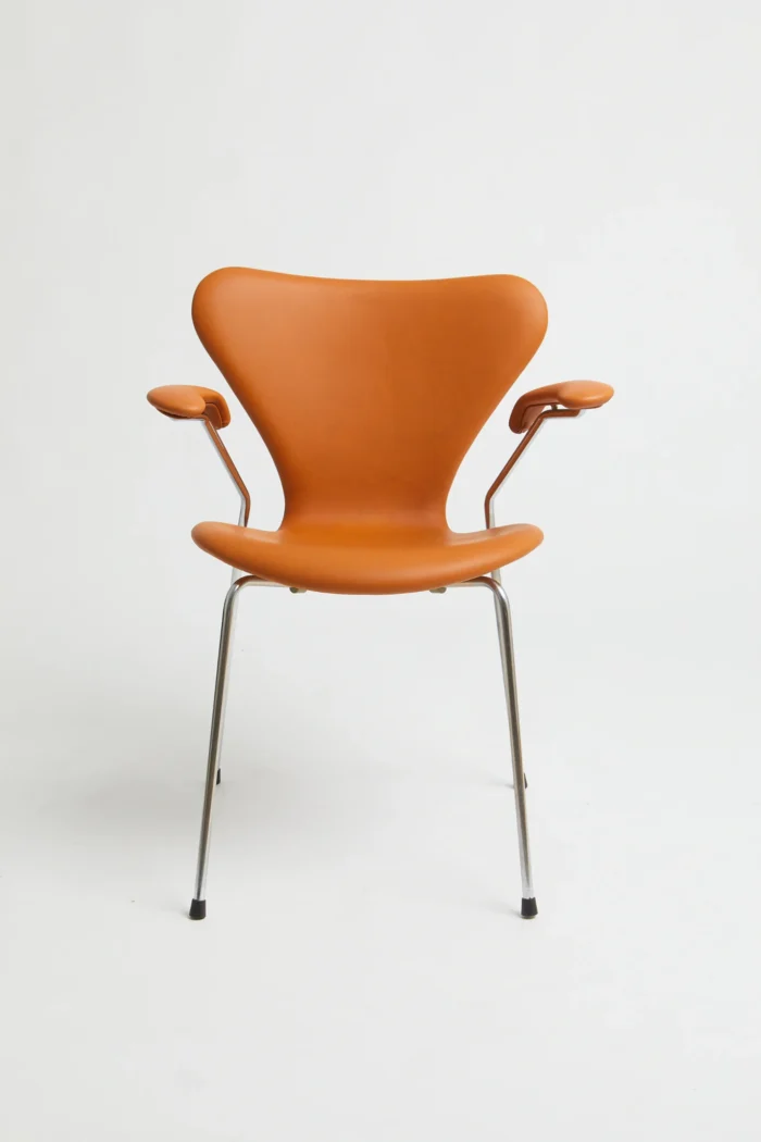 3207 cognac semi anilin – Arne Jacobsen Kontorstole