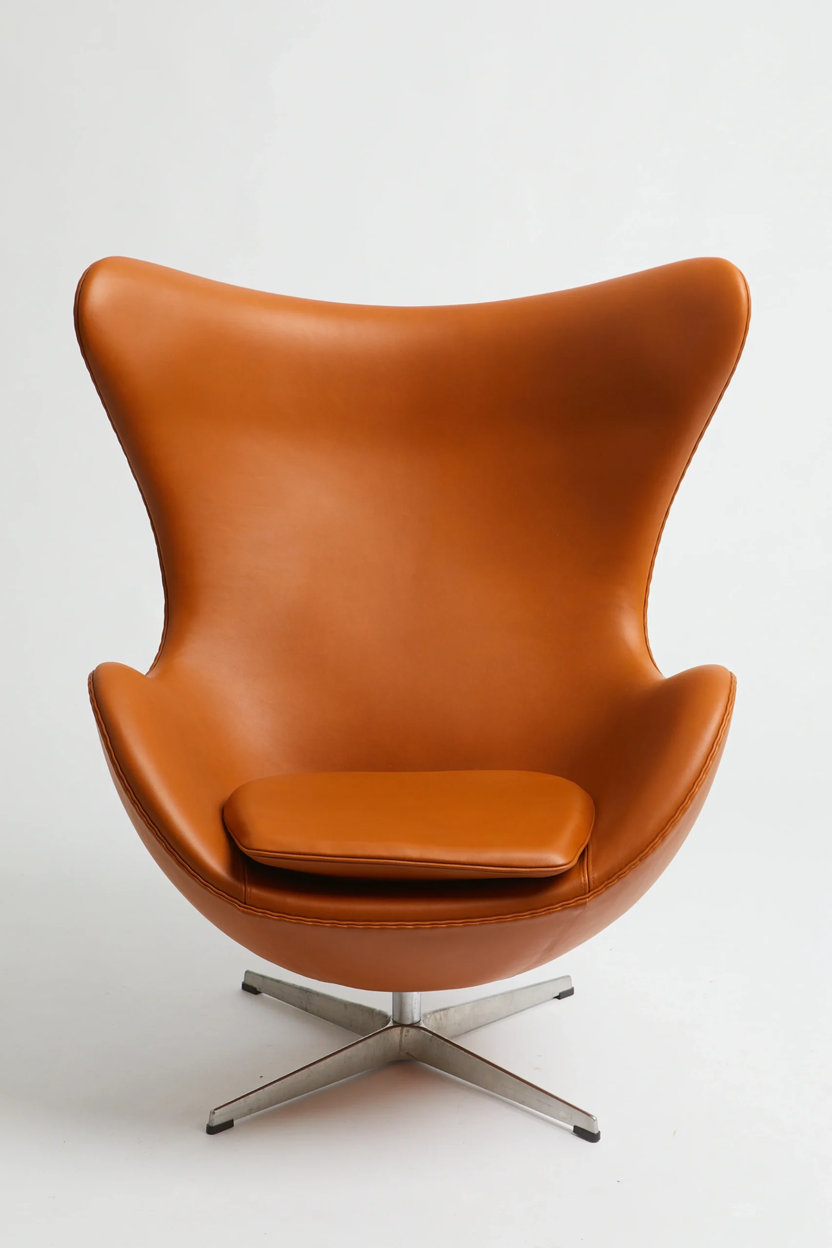 Svanen Elegance – Arne Jacobsen Lænestole