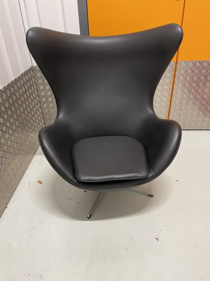 Ægget Elegance – Arne Jacobsen Lænestole