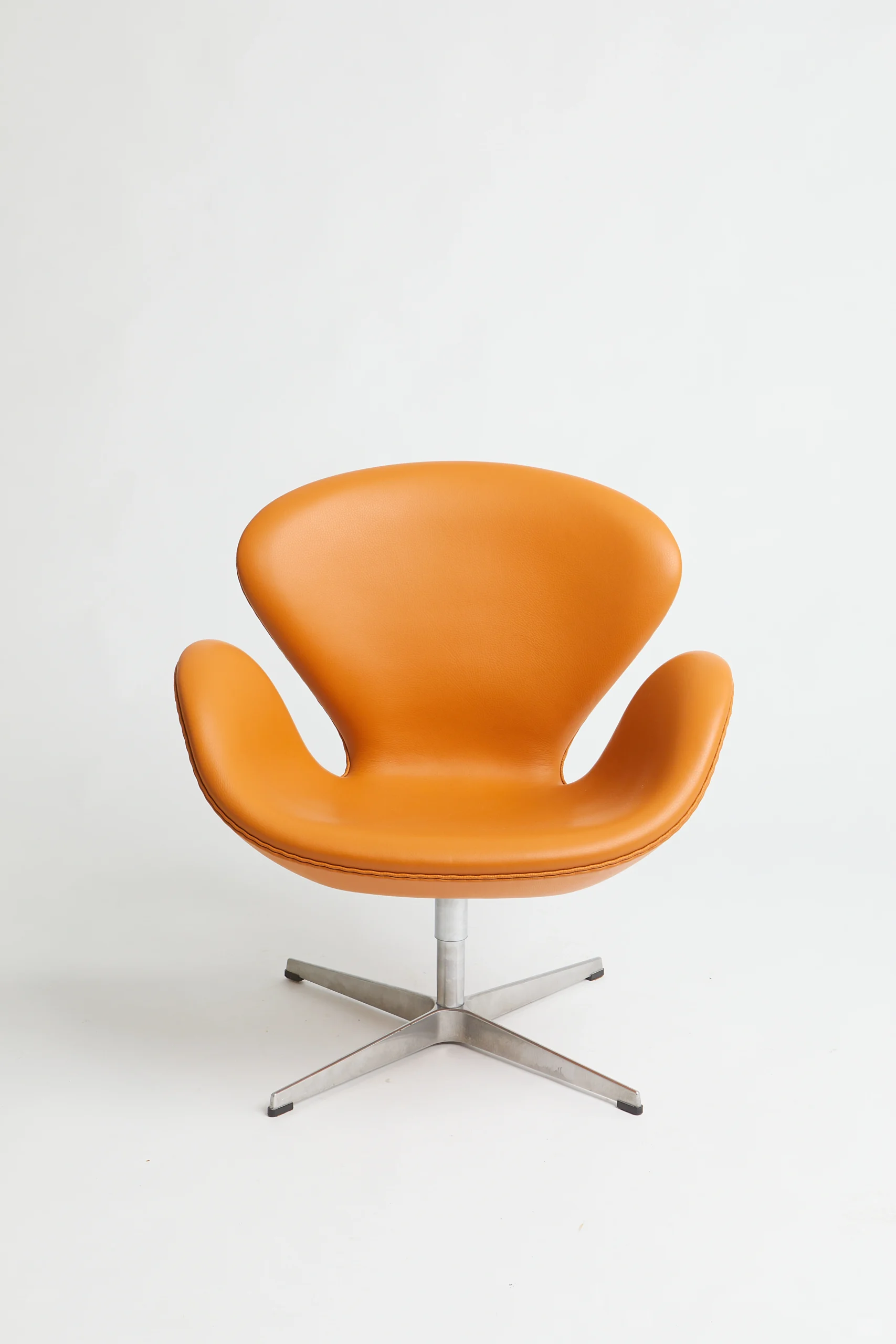 Ægget Classic – Arne Jacobsen Lænestole